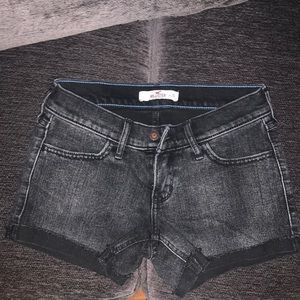 Black Hollister shorts